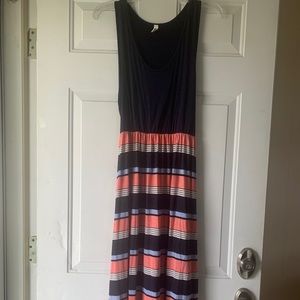 Maternity maxi dress